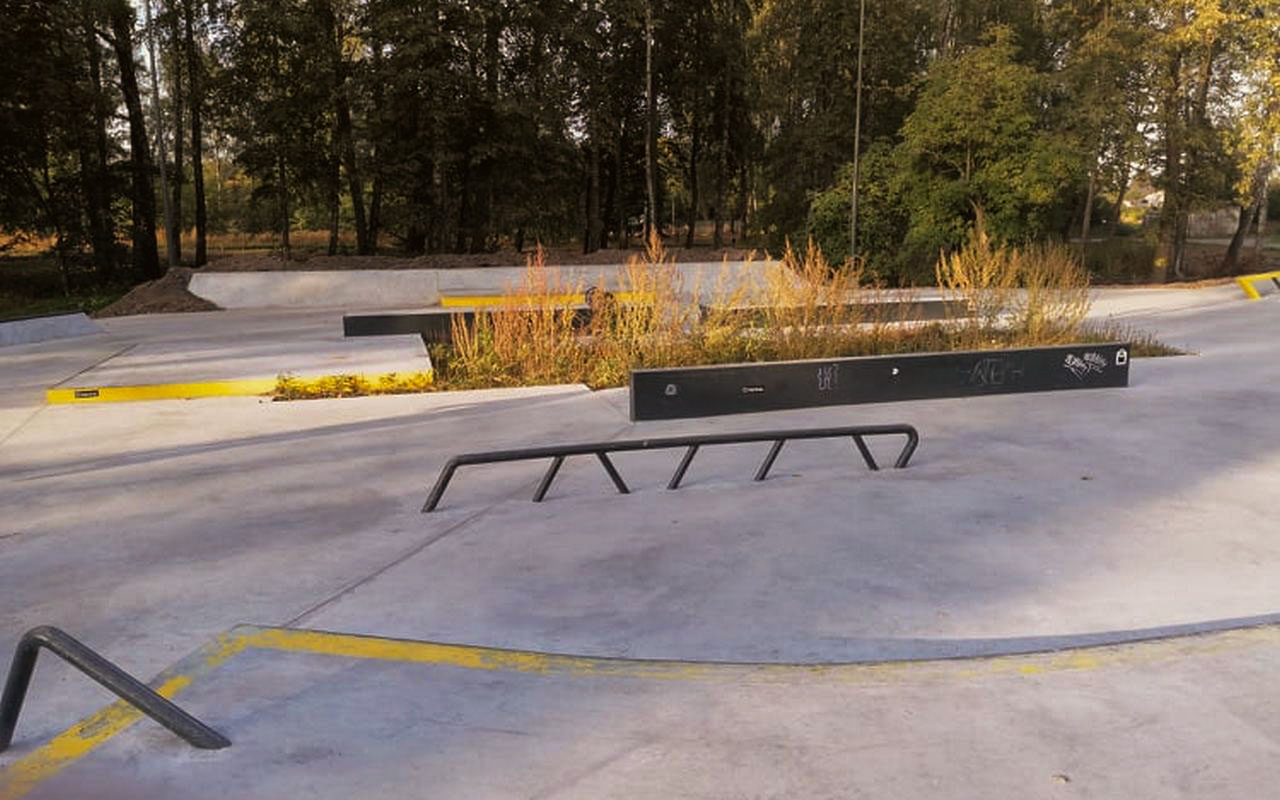 Šiaulių betoninis riedučių riedlenčių paspirtukų ir bmx dviračių parkas